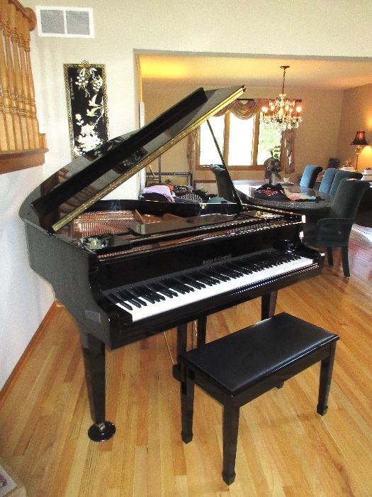 Wonderful high end Kohler and Campbell baby grand piano w/ bench in mint condition