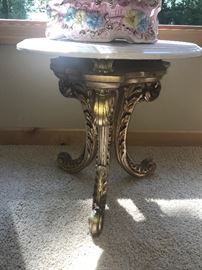 Marble Top End Table Gold Base. Great condition 
