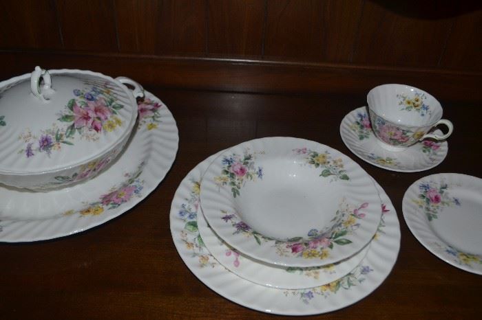 Royal Doulton China, Arcadia pattern, Service for 8 plus serving pieces