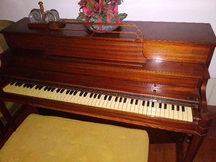 Nice Spinet Piano