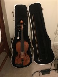 Violin autographed by Bluegrass Musicians - Allison Krauss , Jerry Douglas and others 