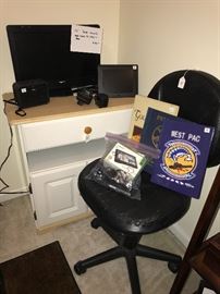 18.5 Flat Screen TV - Misc electronics 