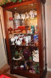 FENTON, AND OTHER GLASSWARE IN LARGE CABINET 