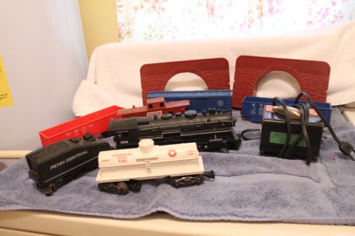 Sample of train items - several pieces - some in boxes