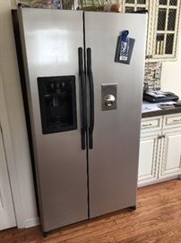 Hotpoint stainless steel refrigerator 