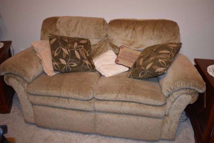 LaZy Boy Double Recliner in Great Condition!