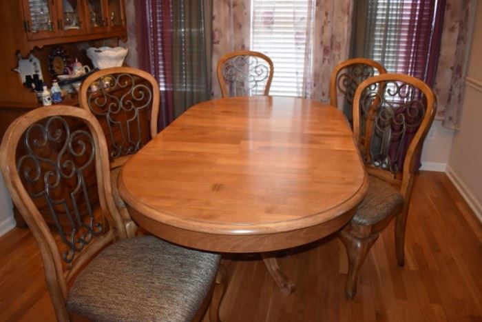 A Better View of just the Beautiful Dining Table with Double Pedestal and Chairs with Cabriole Legs in Excellent Condition! Quality workmanship! Solid Wood! Awesome Chairs! Great Finish!