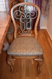 Beautiful Dining Table with Double Pedestal and Chairs with Cabriole Legs in Excellent Condition! Quality workmanship! Solid Wood! Awesome Chairs! Great Finish!