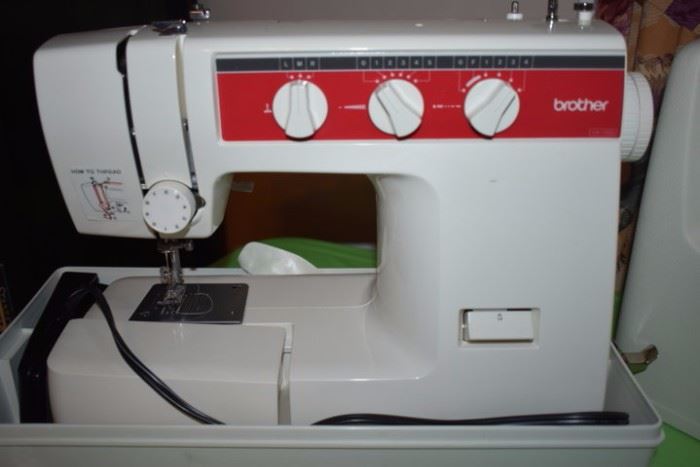 Brothers Sewing Machine in Great Condition!