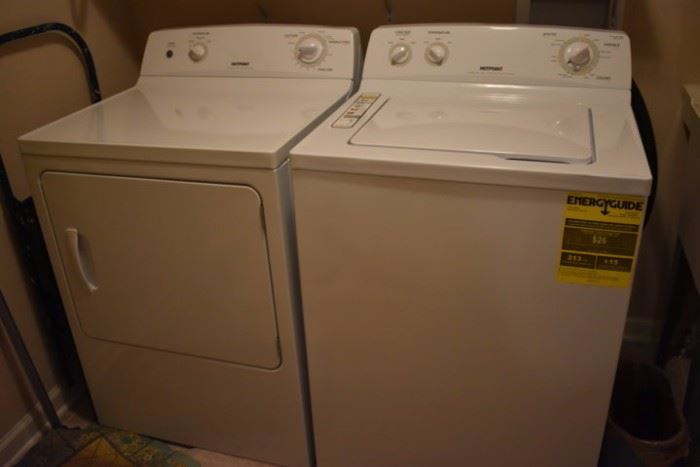 Hotpoint Washer and Dryer Large Capacity like new in Excellent Condition!