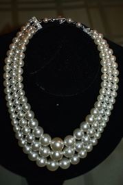 Vintage 3 Strand Pearl Necklace