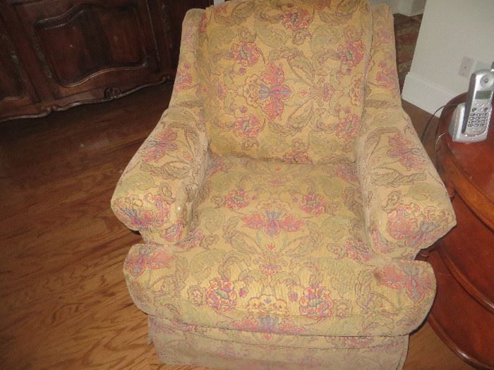 Cant get the color too great. Pair of Sherrill Club Chairs. Great condition. This chair shows too much light.