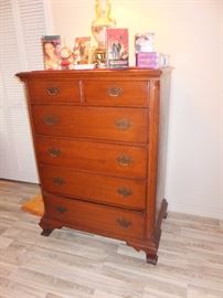 Vintage wood chest of drawers