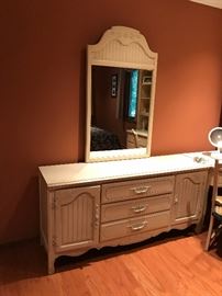 Estate In Montville Starts On 7 21 2017 Bedroom Sets With Matching Mirror Furniture Once And Again Consignment Madison Montville Nj