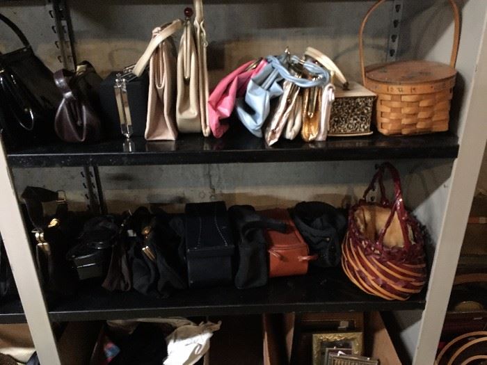 Loads of vintage handbags and purses!