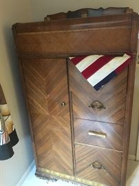 Smaller wardrobe ready for some Annie Sloan beauty!