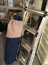 New aluminum folding ladder