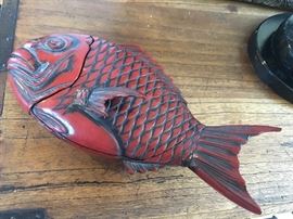Lacquer fish box