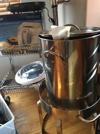 Another new turkey roaster, or get ready for your crab boil