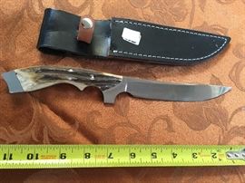 This sale has some wonderful hunting and fishing knives