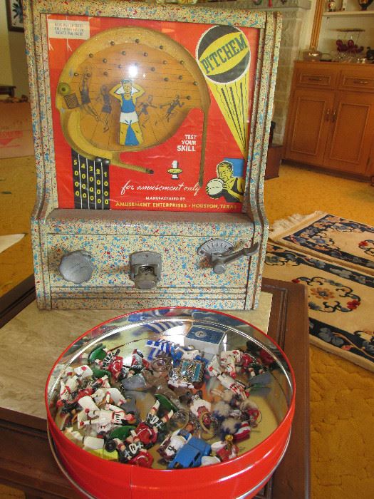Vintage "Pitchem" 1940s coin arcade game