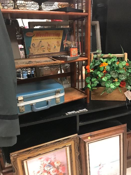 all types of vintage luggage and collections 