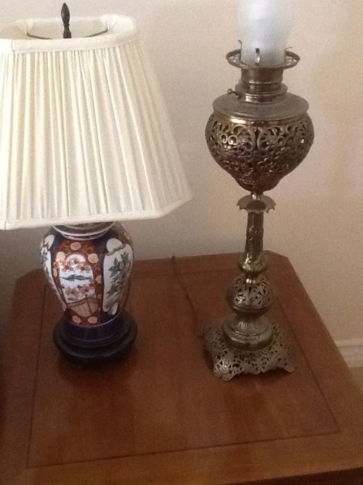 Chinese table lamp with gorgeous anitque pierced brass lamp