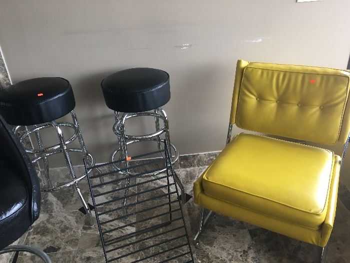 MID CENTURY YELLOW AND CHROME CHAIR 