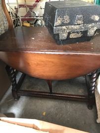 coffee table &100  (50% off 12-4pm today