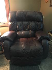 The Beast leather recliner by Best