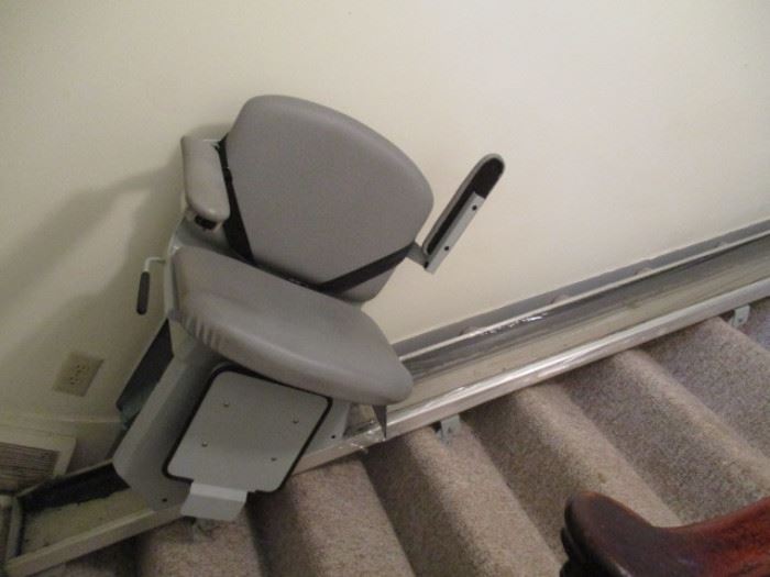 Electric stair chair lift