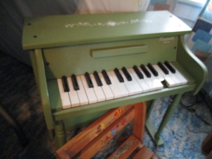 Child piano