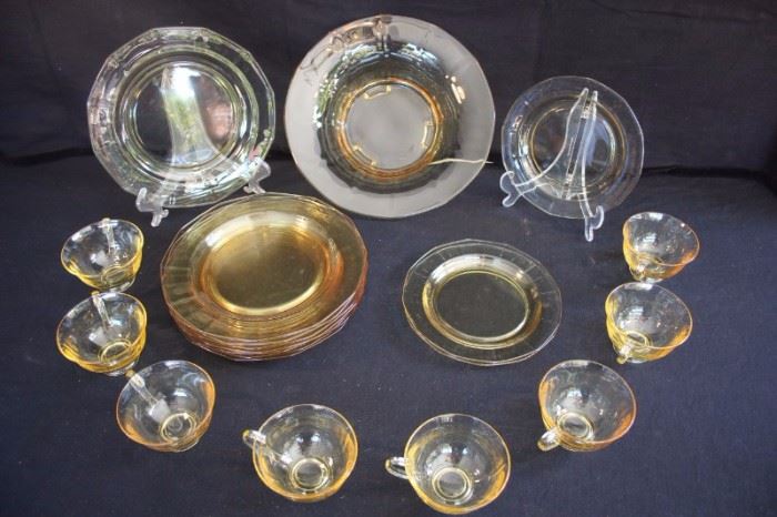20-Piece Yellow Depression Glass: 1930's 16-piece Madrid set including eight 4" coffee/tea cups, eight 9-1/2" dinner plates, three 7-1/2" dessert plates and 11-1/2" footed serving bowl. All plates are dodecagon or 12-gon sides (12 sided),probably by Tiffin, Heisey or Cambridge. Very good vintage condition - No chips, cracks, or deep scratching. As with all vintage items, some slight surface scratches can be seen on the tops of the plates from utensil use and some on the bottom from stacking . and the glass is bright and clear. No staining or discoloration.