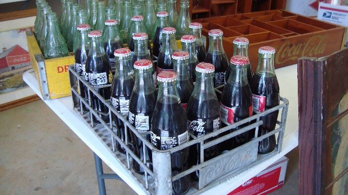 Metal COCA COLA Drink Carrier w/Bottles