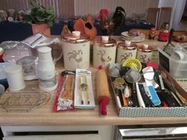 Delightful "Rooster Motif" Canister Set, Vintage