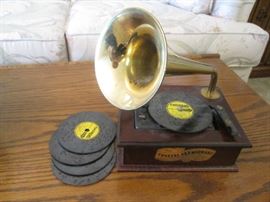"Thorens" Gramophone, Swiss made, with metal discs. Reproduction, plays!