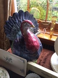 Did you know that Ben Franklin wanted the Wild Turkey, not the Bald Eagle, to hold the honor of our national bird? I do find this Italian glazed tureen to be rather majestic...don't you?