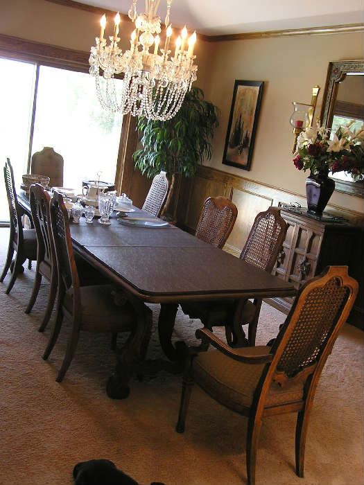 Heritage Dining Table with 2 leaves as pictures, pads 4 hairs plus 2 captains chairs 115"L x 42"W 