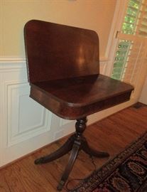 table mahogany antique