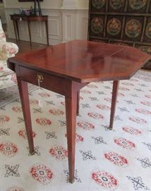 Pembroke end Table