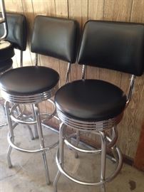 Black & chrome bar stools ---- some have backs--- some do not