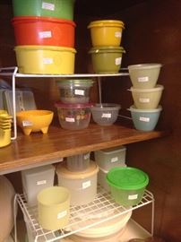 Tupperware & other storage containers