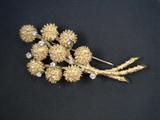 18kt gold pin with diamonds
