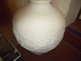 unusal  White pottery indian theme