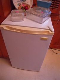 APARTMENT  REFRIGERATOR