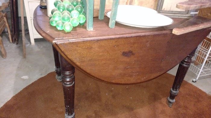 gateleg table with extensions