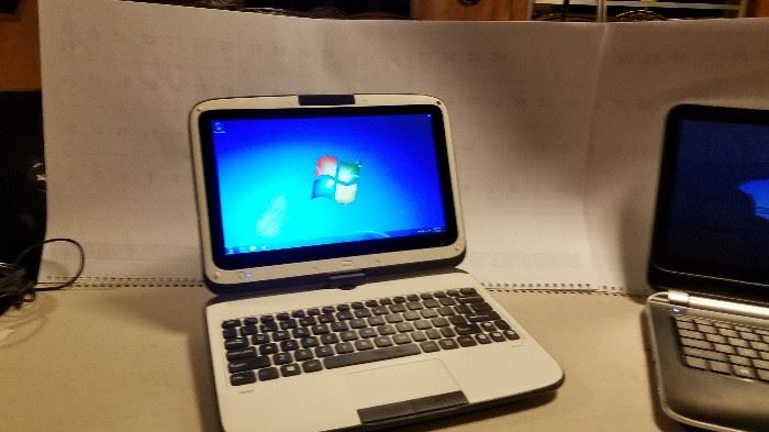 GO 2 PC LAPTOP - GREAT FOR ON THE GO