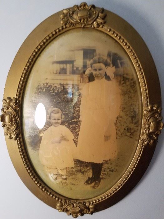 antique framed photo of girls