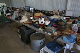 Hats Stetson & Panama Jack, overalls,