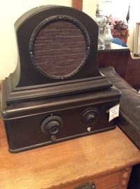 Atwater-Kent Table Radio w detached speaker coffin style - Model 40 tubes-5